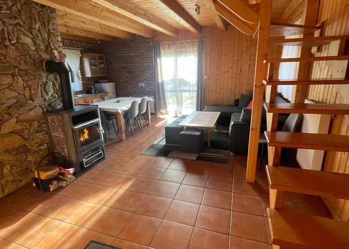 Feriehus Dom Gor-ski Wojcieszyce